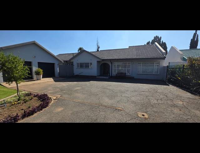 3 BEDROOM HOUSE FOR SALE IN ARCON PARK